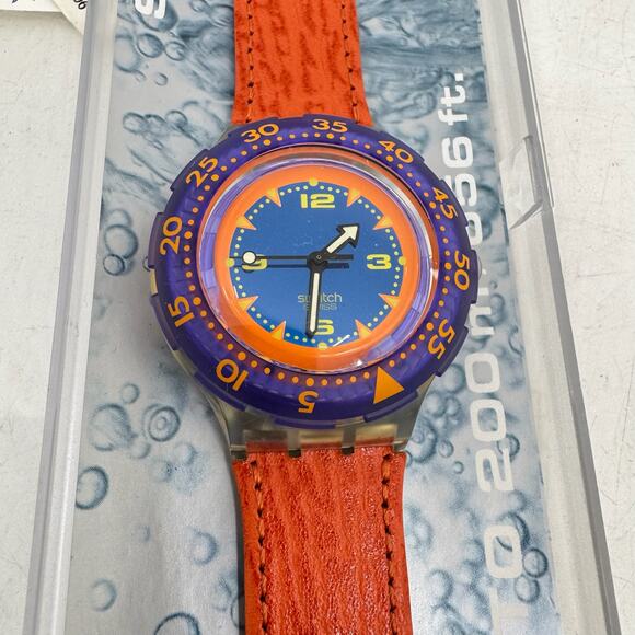 Vintage 90's SWATCH Scuba 200 Red Island SDK106 Watch - Picture 3 of 8
